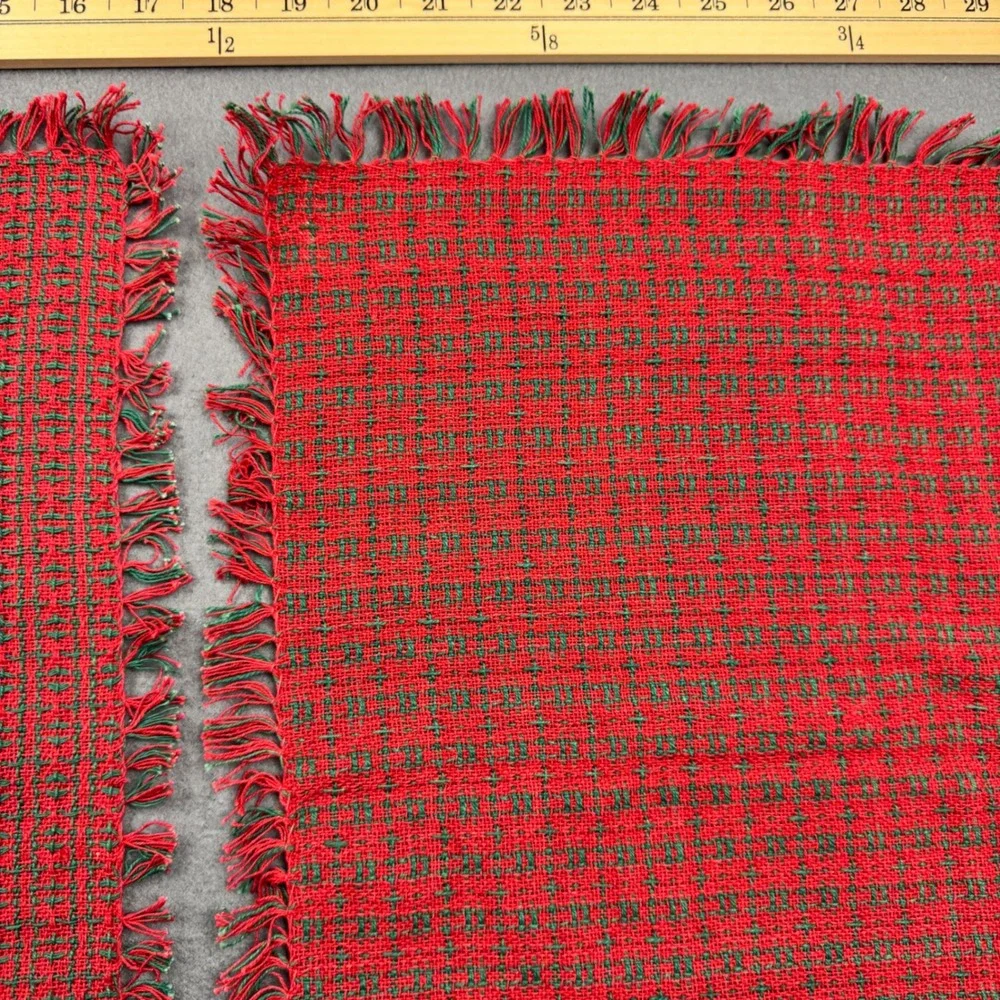 N/A square red